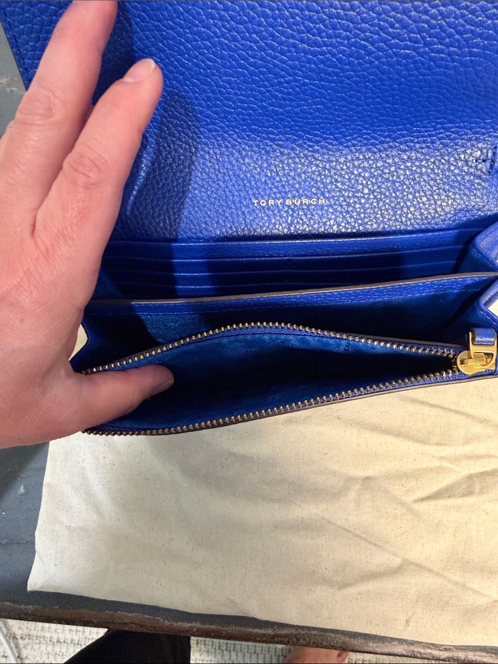 Tory Burch Cobalt Blue Crossbody with Gold Hardware, Detachable Strap & Dust Bag - Picture 8 of 10